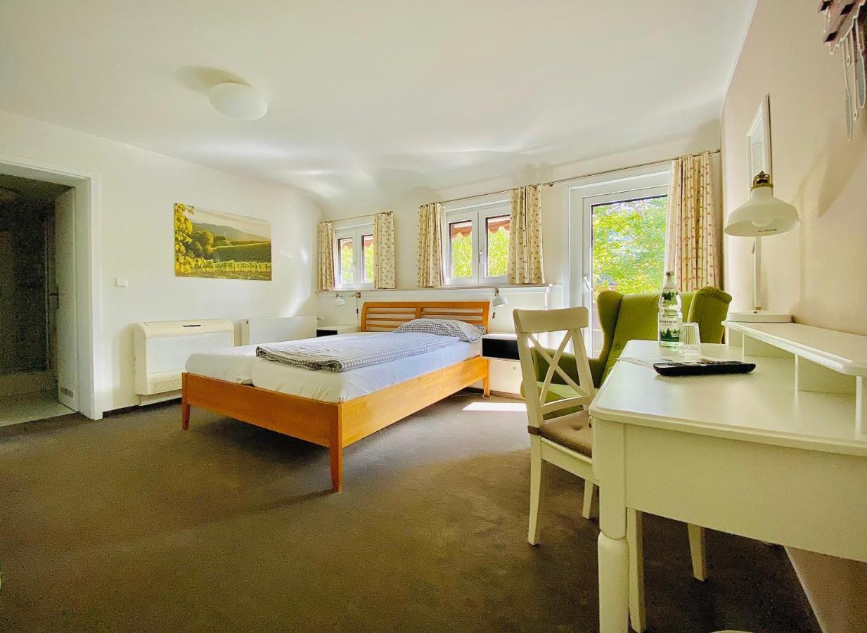 Pension Am Weinberg Sasbachwalden Bagian luar foto